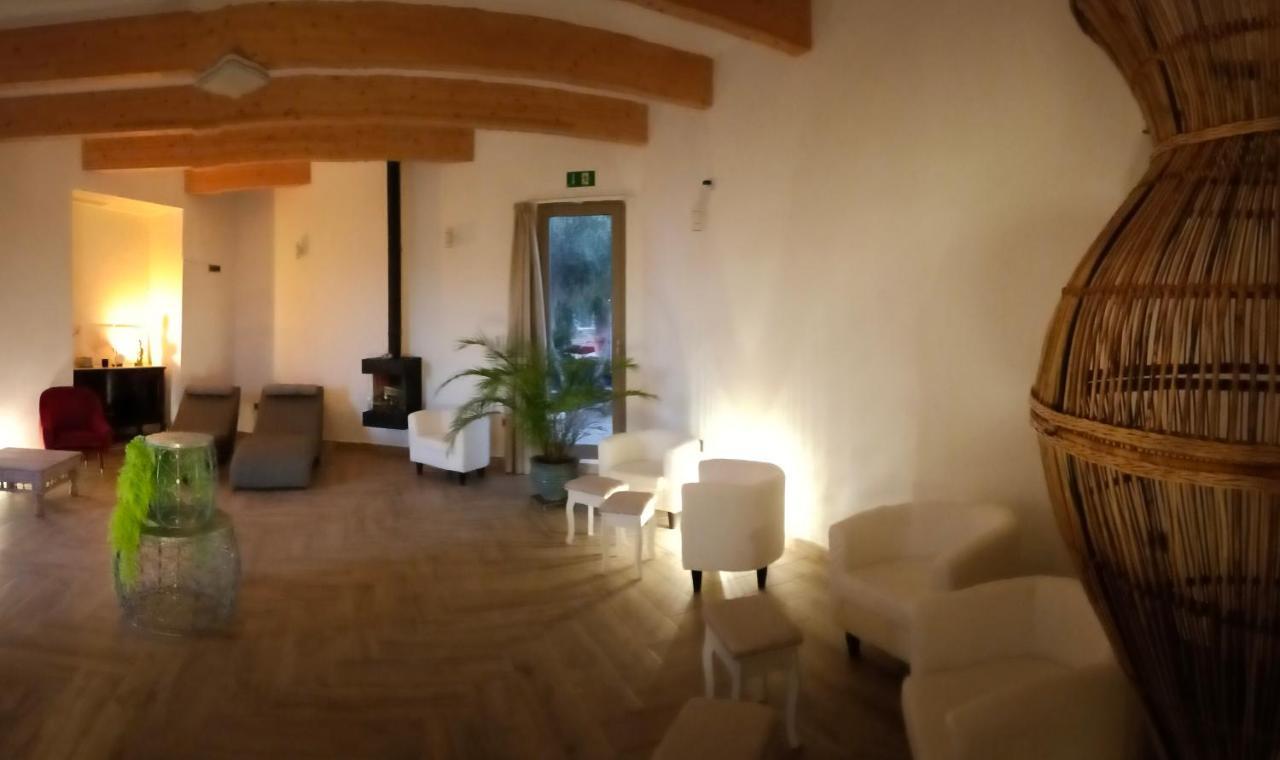 Artmonia Hotel Castalla Buitenkant foto